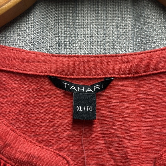 Tahari Red Sleeveless Top size large NWT - Picture 5 of 7